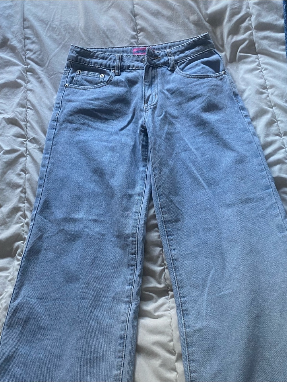 Edikted Light Blue Low-Rise Jeans